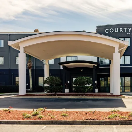 Courtyard by Marriott Brunswick