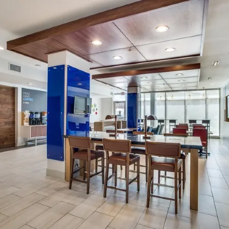 Holiday Inn Express & Suites DENTON SOUTH by IHG