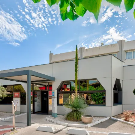 Ibis Montpellier Sud Отели рядом с достопримечательностью «Больница «Сен-Рош»»