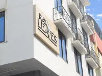 Raw Leaves - Premium Family & Business Hotel Near Rajkot Railway Station Hotels in Rajkot