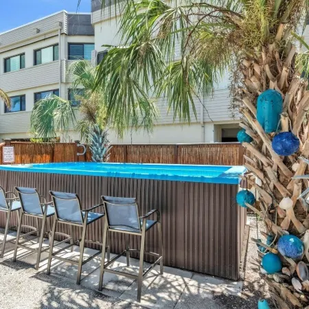Seahorse Suite 1 Bedroom Villa by RedAwning