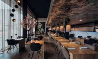 Carbon Hotel