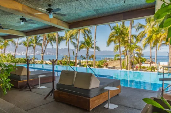 フレンドリー ファン バジャルタ ディファレント エクスペリエンス - オール インクルーシブ