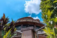 Homefree Hotel by signature