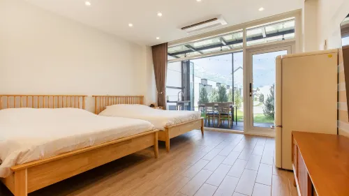 Yangyang Pool Lounge Pension & Glamping - Pensions