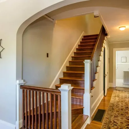 Roomy 5Br Bungalow with Backyard, Walk to Downtown