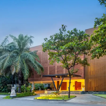 Harris Hotel & Residences Sunset Road