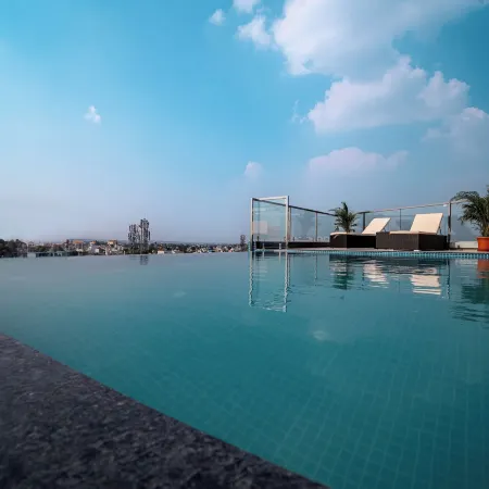Aura Inn & Suites