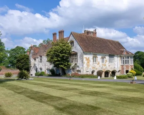Bisham Abbey National Sports Centre Hotels in Marlow