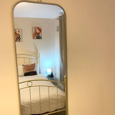 Deluxe Room W Fast WiFi, Netflix, Free Parking