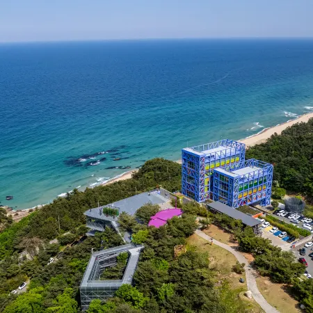 Haslla Art World Museum Hotel Отели рядом с достопримечательностью «Парк Hourglass»
