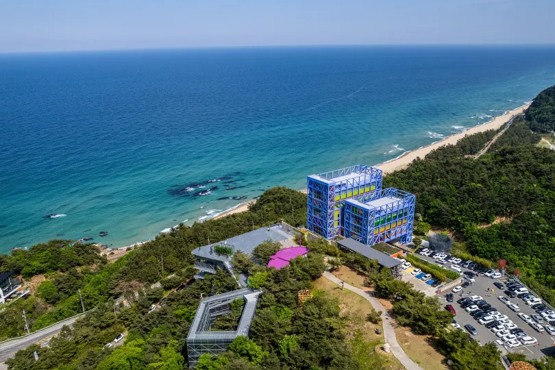 Haslla Art World Museum Hotel