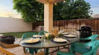 Desert Oasis w/ Pool, Spa, BBQ & Outdoor Dining Under the Palms Calle Tolosa by Avantstay