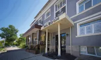 Mildom Premium Hotel