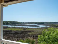 Tranquil 2-bedroom condo in Ocean Springs with fitness room, WiFi Hotels in Gulf Park Estates