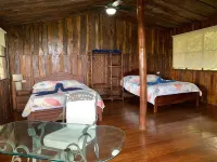 Fabulous 4Bd/4BA at Low Rates, Views, Pool, Wifi, Near Beaches, Cafes, Dominical