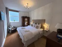 Charming 2-Bedroom Apartment in Vibrant Ashton Gate, Bristol