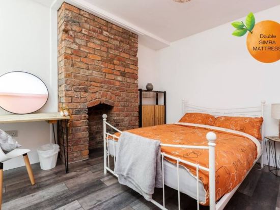 3 Floors Loft 2mins to Train Patio Parking