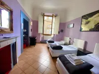Emerald Palace - Hostels