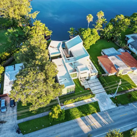 Signature Waterfront Villa by the Glamhomes
