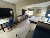 SureStay by Best Western Forsyth Decatur - 泳池