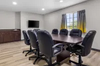 Microtel Inn & Suites by Wyndham Prairie du Chien - 2-Star