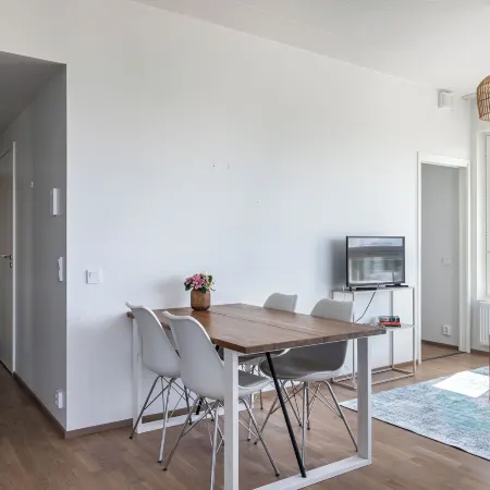 Top floor 1BR Apt with Balcony & AirCon