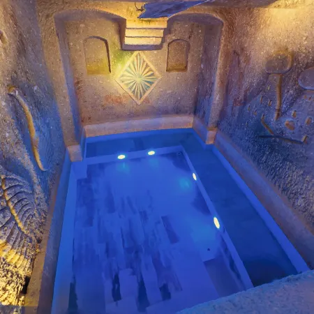 Bayar Cave Suites Special Class