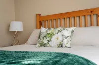 No4 Airville Slate,9 min Drive to Cresta Mall - Condos