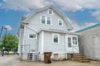 Walk to Mariemont, Historic 3Br Cottage, Sleeps 6 - Kitchens