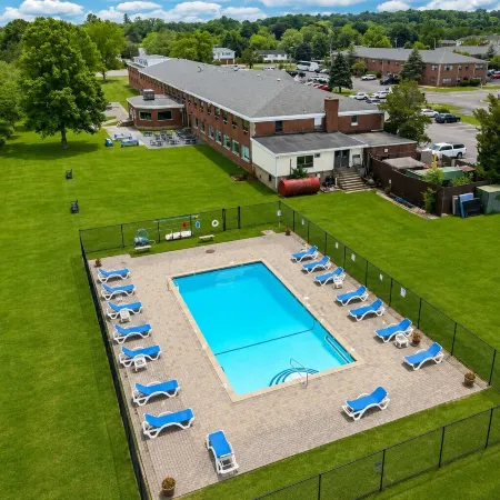 Lakeside Inn