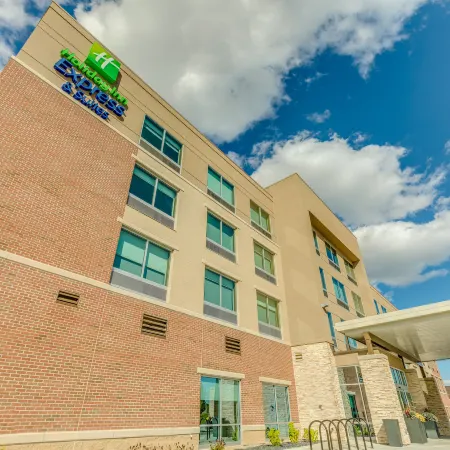 Holiday Inn Express & Suites OKEMOS - UNIVERSITY AREA by IHG