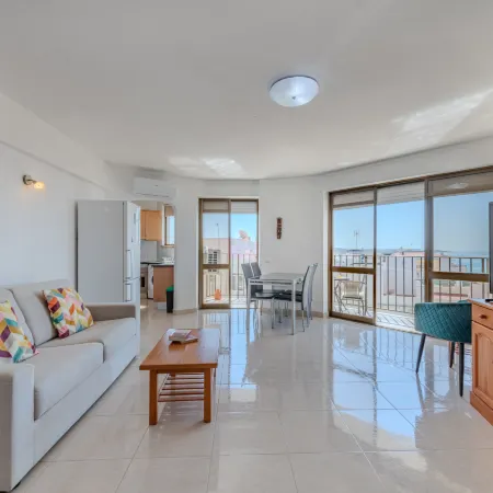 Excellent Seafront & Seaview