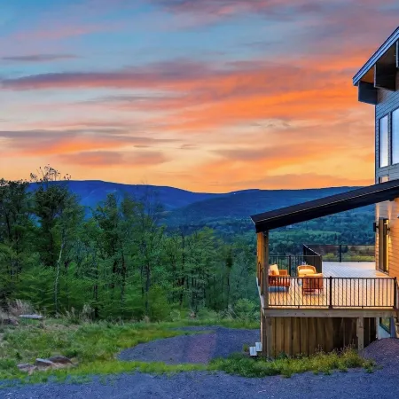 Bates Ridge by Avantstay Secluded Catskills Retreat Near Hunter Mountain + Game Room