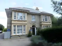 Shelford Lodge - 2-Star