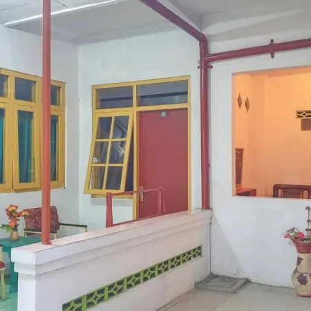 Hotel Jaya Kusuma Near Candi Prambanan