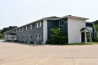 Baymont by Wyndham Platteville - Parking