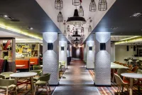 Holiday Inn LONDON - WATFORD JUNCTION by IHG - parking