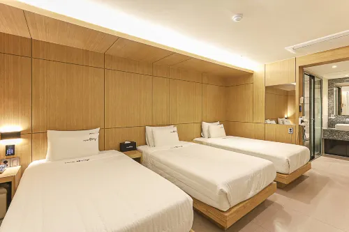 Oh MY Hotel Yeonje Busan - 2-Star