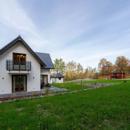 Large Holiday Villa With Garden, Sauna and Jacuzzi