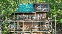 MTN Views Hot Tub Fire Pit Pool Table Games - Hot Tub