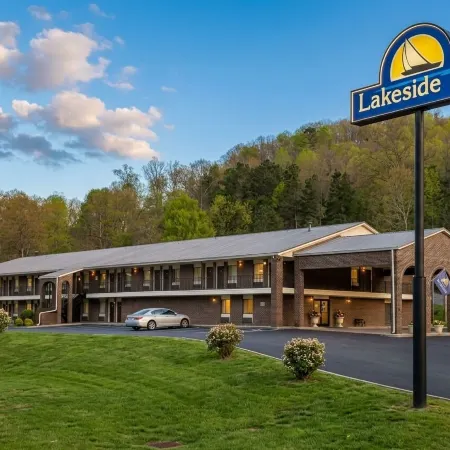 Lakeside Inn