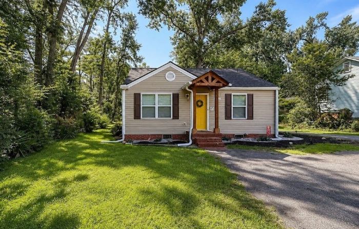Immaculate Private Home w/Visiting Deer & Parking