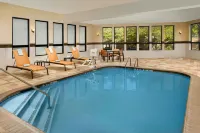 Courtyard Lufkin - 3 Sao
