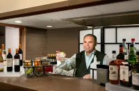 芝加哥北岸迪爾菲爾德希爾頓安泊套房酒店 - 酒吧