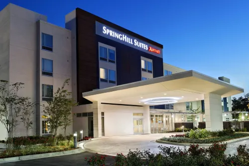 SpringHill Suites Pensacola - parkir