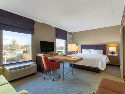 Hampton Inn & Suites Albany-Airport