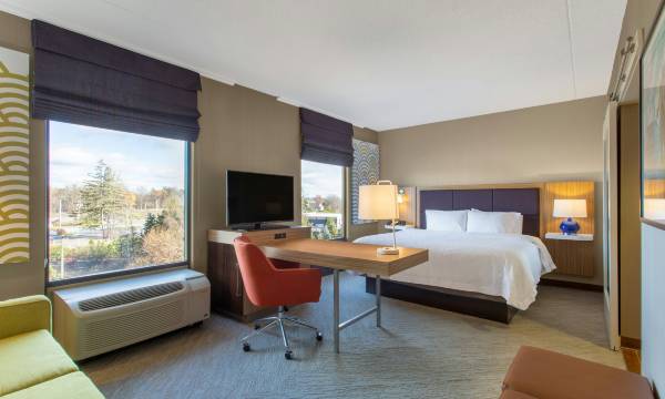 Hampton Inn & Suites Albany-Airport