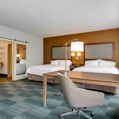 Hampton Inn & Suites Rome Rooms