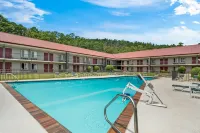 Red Roof Inn Hot Springs - piscina